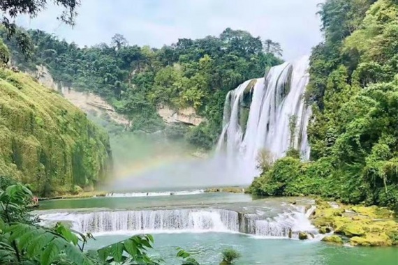 康輝旅遊網<特惠>廣州出發(fā)貴州粵遊貴州黃果樹+大小七孔+西江+青岩古鎮+油畫大草原雙動5天