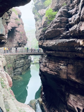 康輝旅遊網<多地出發(fā) 鄭州往返>鄭州出發(fā)焦作雲台山一日遊，紅石峽+茱萸峰峽谷奇觀，純玩無購物